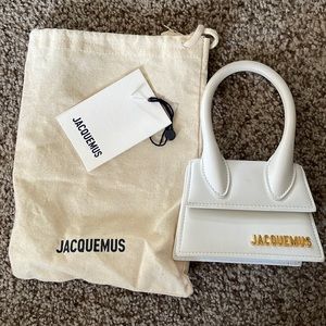 Jacquemus le chiquito white